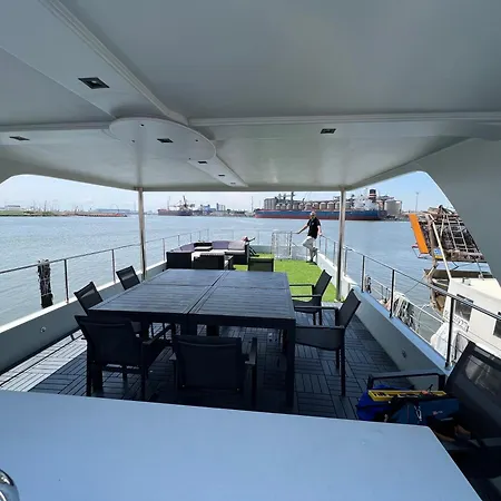 Houseboat Марина-ди-Равенна